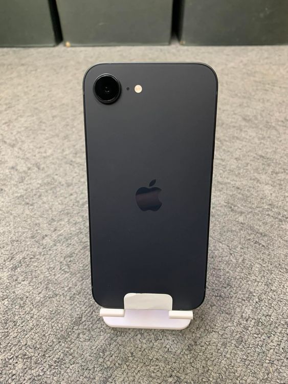   iPhone 16e ֥å 128GB