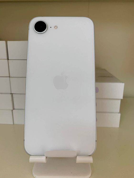����Ʊ�� iPhone 16e �ۥ磻�� 128GB��������ǥ󥦥�����������