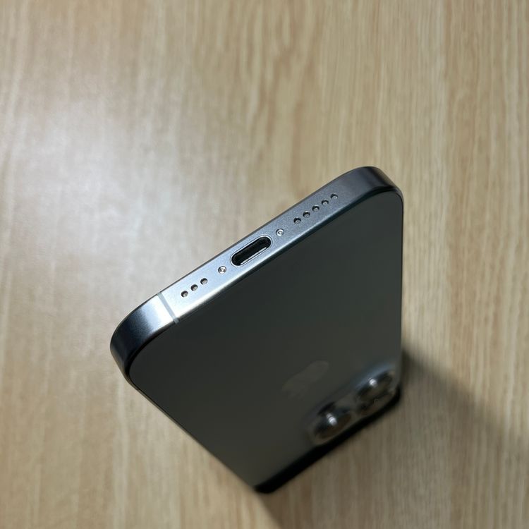 ȯSIMե꡼ iPhone 15Pro 256GB ۥ磻ȥ˥  91%