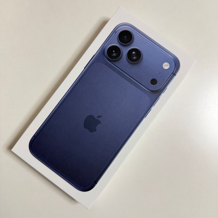 ��̤�����ʡ�¨��ȯ�� iPhone 17ProMax 256GB �ǥ����ץ֥롼SIM�ե꡼