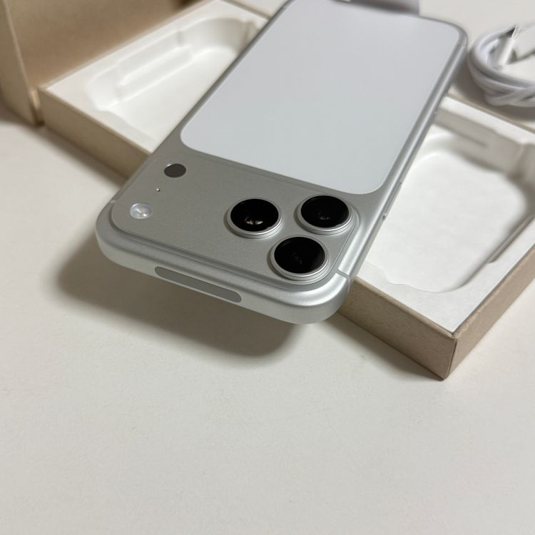 ��¨��ȯ����̤������ iPhone 17 ProMax 256Gb ����С�Apple SIM�ե꡼