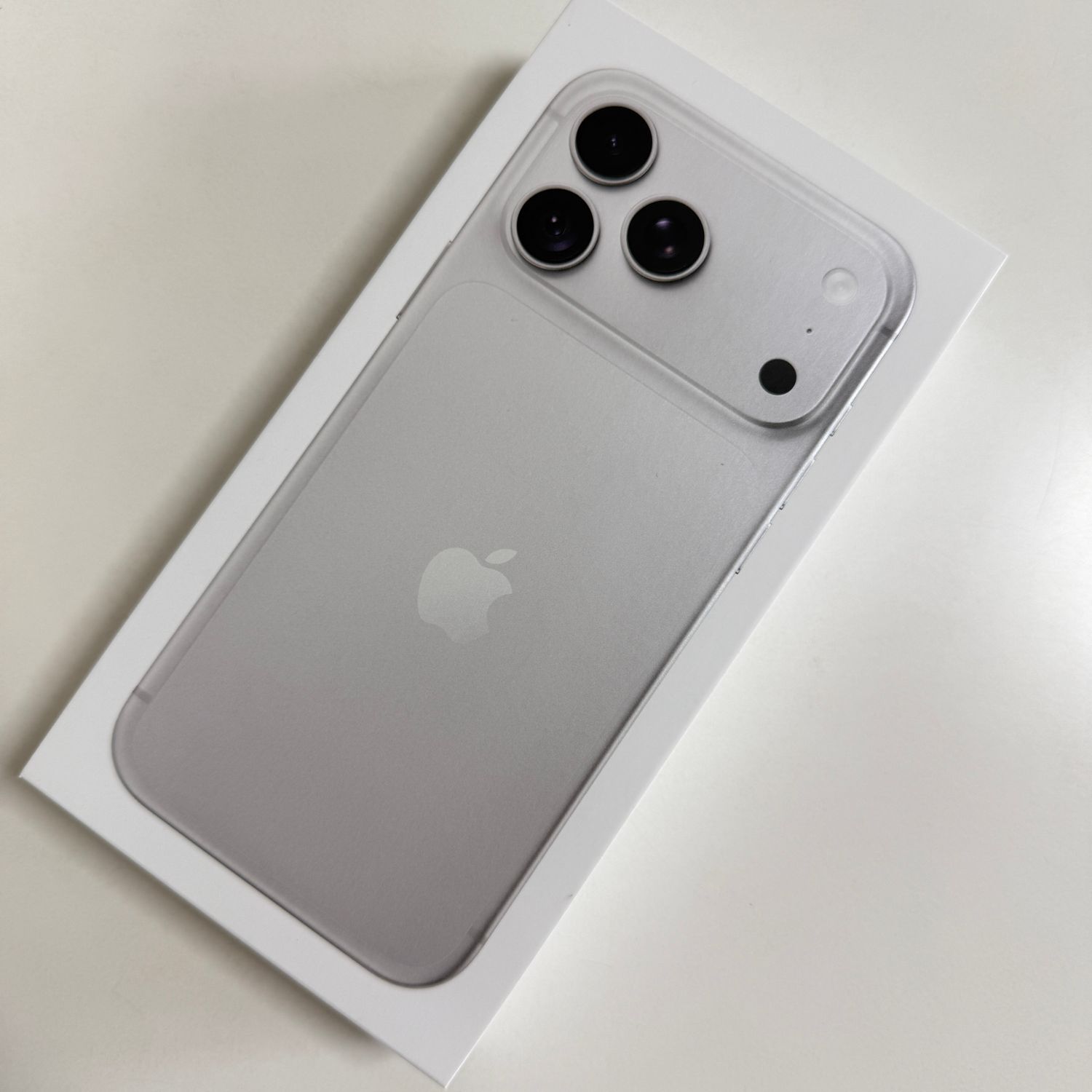 ムスビー｜即日発送【未開封品】iPhone 18 ProMax 256GB シルバーApple