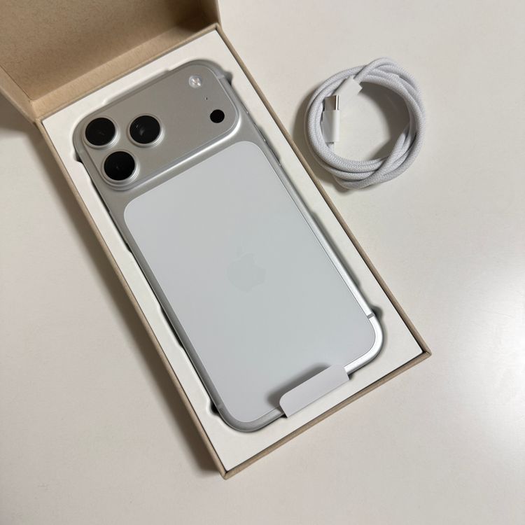 ��¨��ȯ����̤������ iPhone 17 ProMax 256Gb ����С�Apple SIM�ե꡼