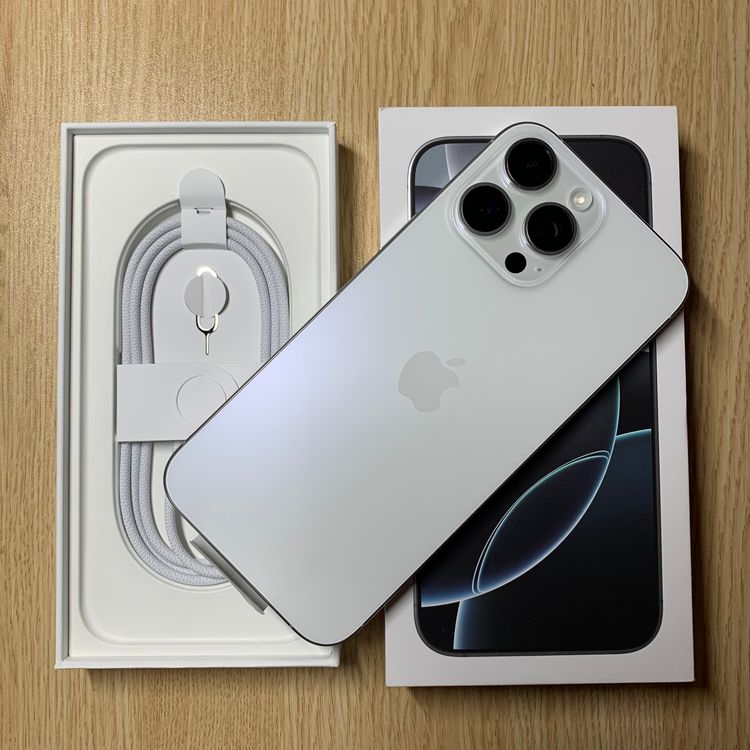 土日祝発送 新品、未使用 iPhone 16ProMax 1TB ホワイト 国内版 SIMフリー