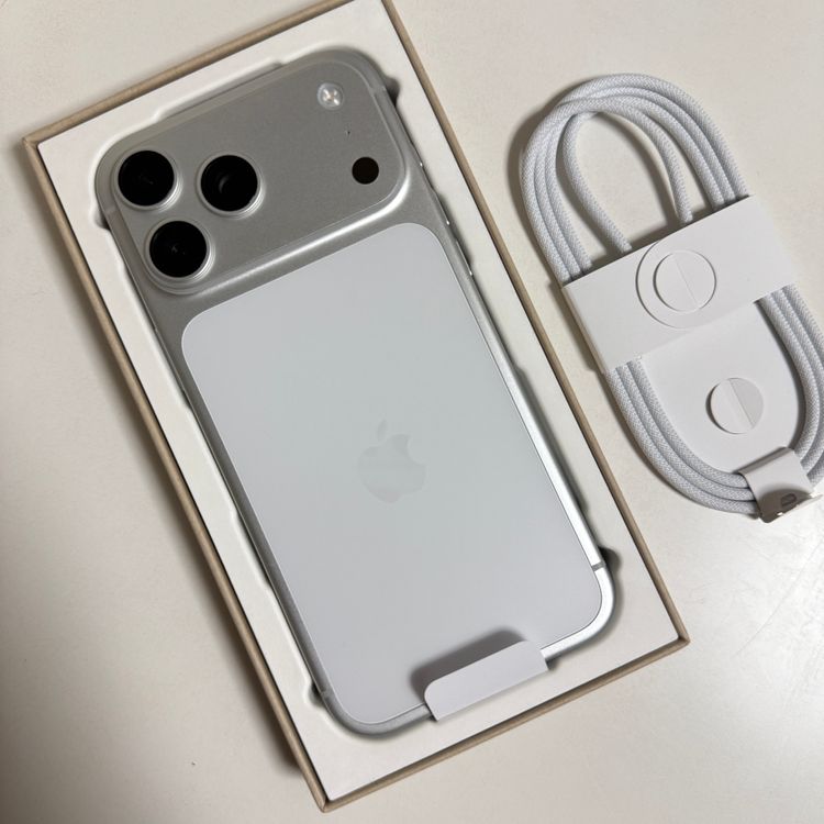 ��¨��ȯ����̤������ iPhone 17 ProMax 256Gb ����С�Apple SIM�ե꡼
