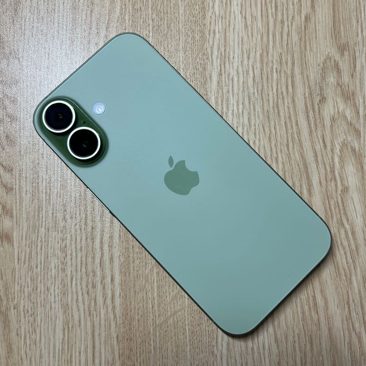 �ڥХåƥ꡼100%�ۿ���Ʊ�� iPhone 17 256GB ������ SIM�ե꡼ ¨��ȯ��