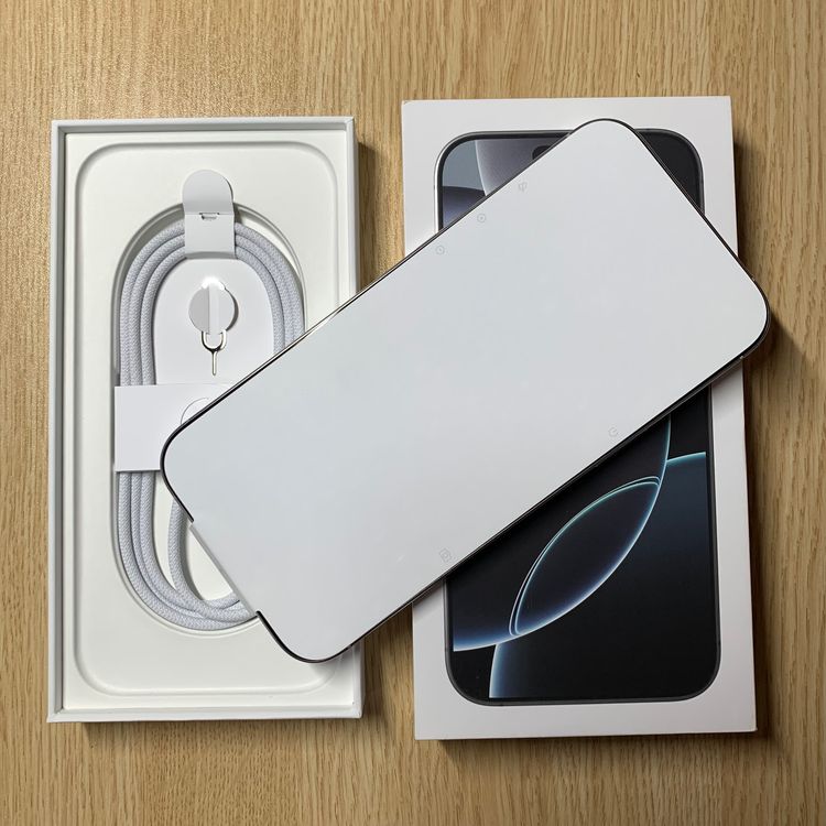 土日祝発送 新品、未使用 iPhone 16ProMax 1TB ホワイト 国内版 SIMフリー