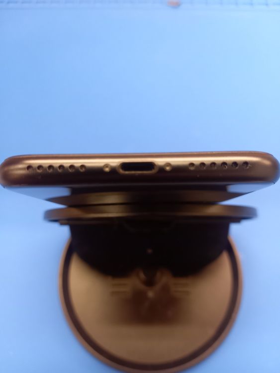 �ڽ���Ź���ݺѤߡ�iPhoneSE��������64GB  �֥�å���SIM���å�����Ѥ�