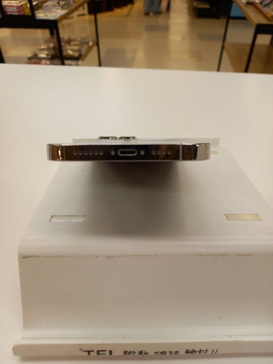 iPhone14ProMax 128GB����С�au SIM���å�����Ѥ�