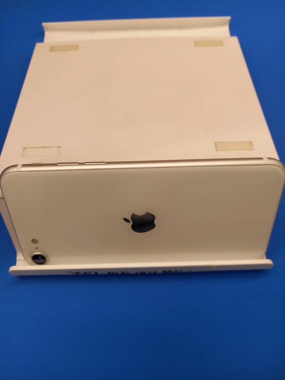 �ڽ���Ź�����ѡ�iPhoneSE2 64GB �ۥ磻�� SIM���å�����Ѥ�