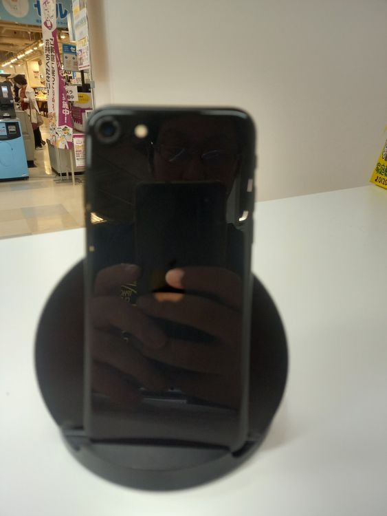 �ڽ���Ź���ݺѤߡ�iPhoneSE��������64GB  �֥�å���SIM���å�����Ѥ�