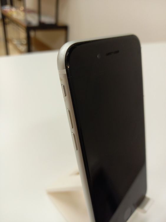 �ڽ���Ź�����ѡ�iPhoneSE2 64GB �ۥ磻�� SIM���å�����Ѥ�