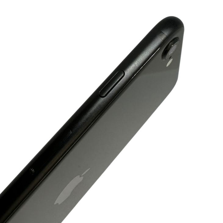 �ڥХåƥ꡼91%��iPhone��SE����2�����64GB���֥�å���SIM�ե꡼��au��