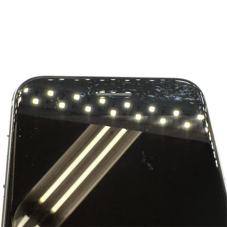 �ڥХåƥ꡼100%��iPhone��SE����2�����64GB���ۥ磻�ȡ�SIM�ե꡼��au��