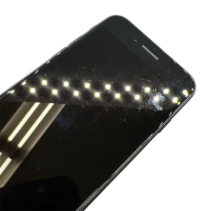 �ڥХåƥ꡼84%��iPhone��SE����2�����128GB���֥�å���SIM�ե꡼���ɥ�����