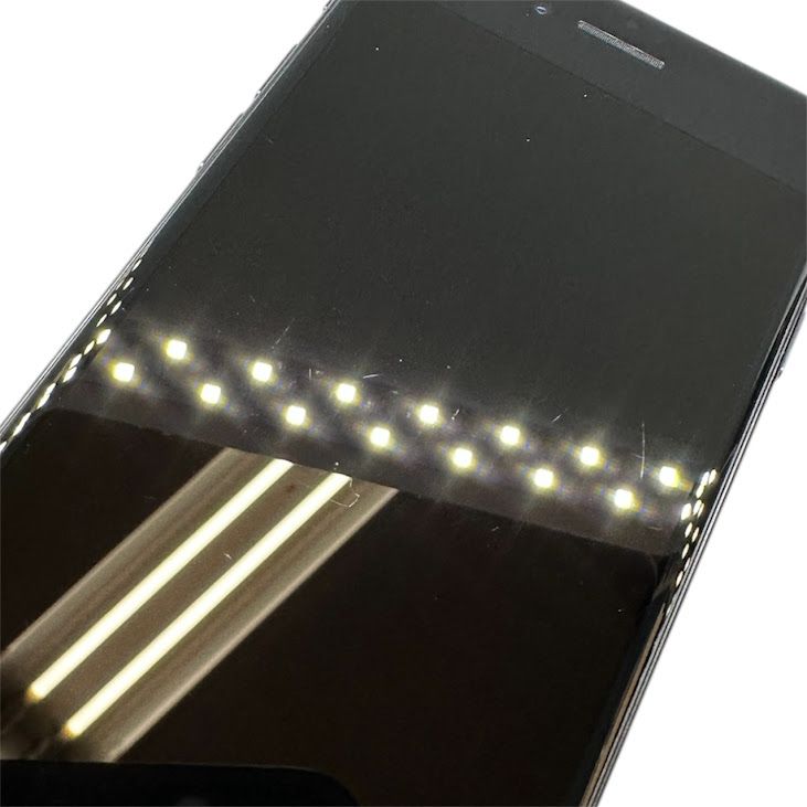 �ڥХåƥ꡼88%��iPhone��SE����2�����64GB���֥�å���SIM�ե꡼��au��