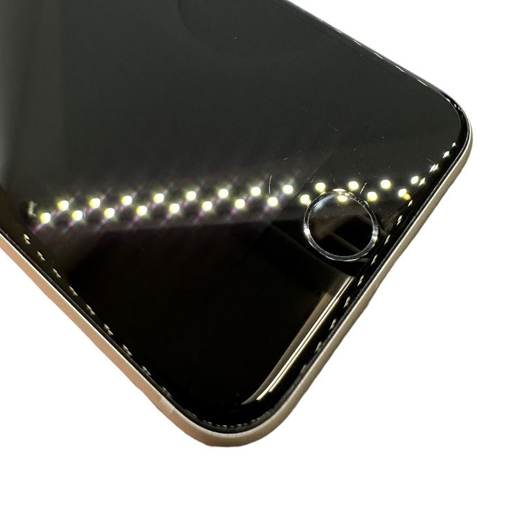 �ڥХåƥ꡼85%��iPhone��SE����2�����64GB���ۥ磻�ȡ�SIM�ե꡼��au��