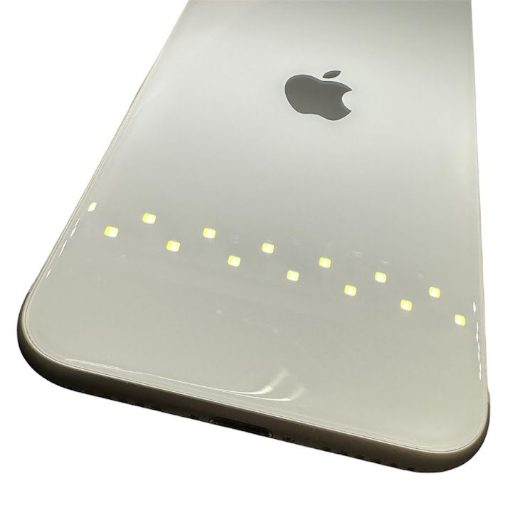 �ڥХåƥ꡼95%��iPhone��SE����2�����64GB���ۥ磻�ȡ�SIM�ե꡼��au��