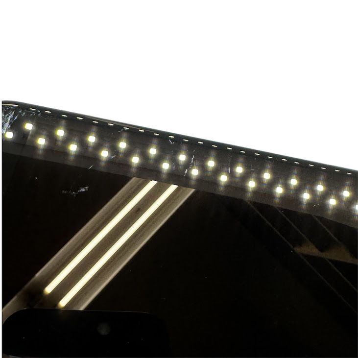 �ڥХåƥ꡼100%��iPhone��SE����2�����64GB���ۥ磻�ȡ�SIM�ե꡼��au��