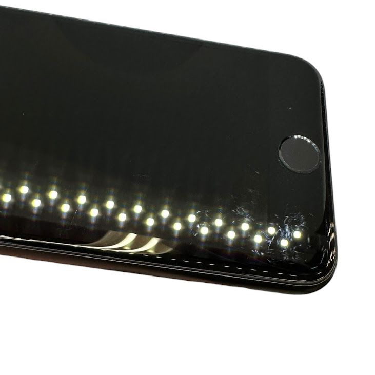 �ڥХåƥ꡼98%��iPhone��SE����2�����64GB���֥�å���SIM�ե꡼���ɥ�����