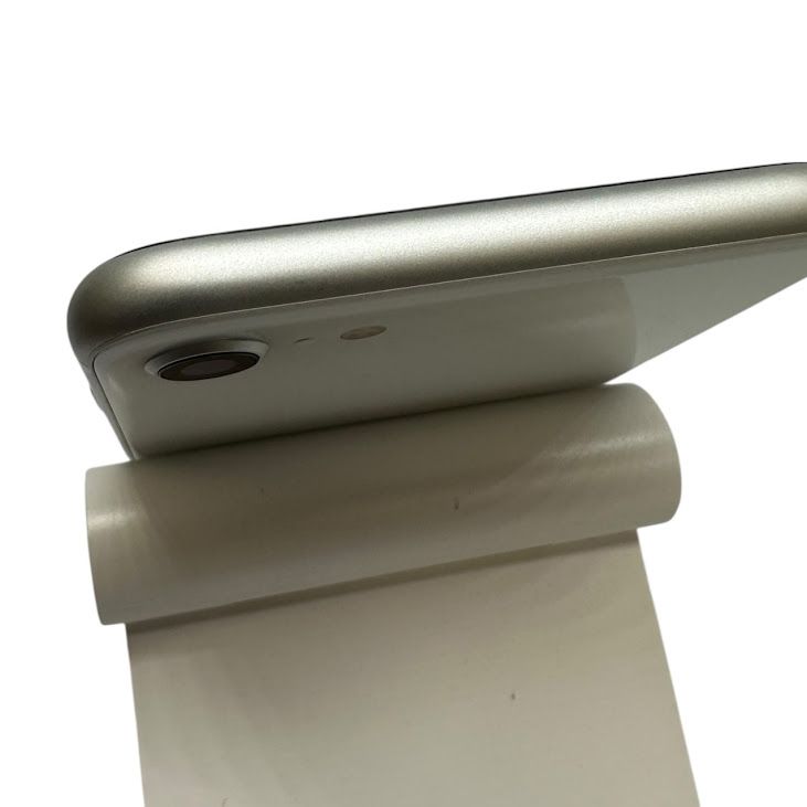 iPhone��SE����2�����64GB���ۥ磻�ȡ�SIM�ե꡼���ɥ�����