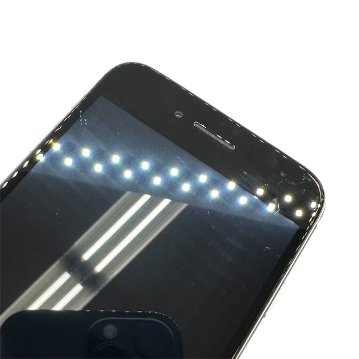 �ڥХåƥ꡼83%��iPhone��SE����2�����64GB���ۥ磻�ȡ�SIM�ե꡼��au��