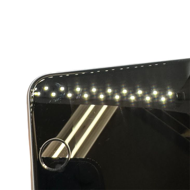 �ڥХåƥ꡼100%��iPhone��SE����2�����64GB���ۥ磻�ȡ�SIM�ե꡼��au��