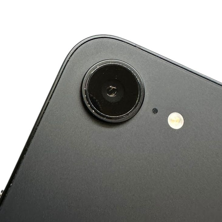 �ڥХåƥ꡼100%��iPhone��16e��128GB���֥�å���SIM�ե꡼��au��
