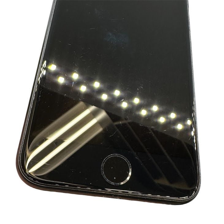 �ڥХåƥ꡼84%��iPhone��SE����2�����128GB���֥�å���SIM�ե꡼���ɥ�����