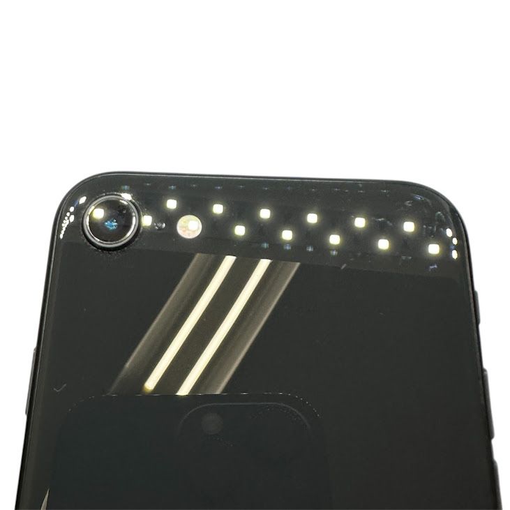 �ڥХåƥ꡼98%��iPhone��SE����2�����64GB���֥�å���SIM�ե꡼��au��