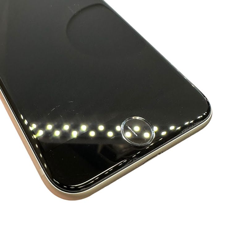 �ڥХåƥ꡼96%��iPhone��SE����2�����64GB���ۥ磻�ȡ�SIM�ե꡼��au��