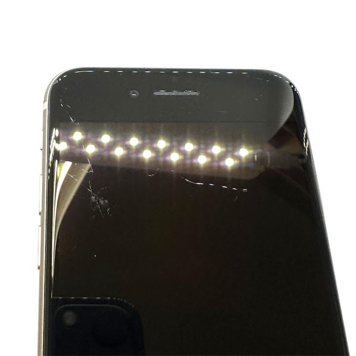 �ڥХåƥ꡼96%��iPhone��SE����3�����64GB���������饤�ȡ�SIM�ե꡼��au��