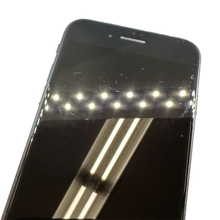 �ڥХåƥ꡼86%��iPhone��SE����2�����64GB���֥�å���SIM�ե꡼��au��