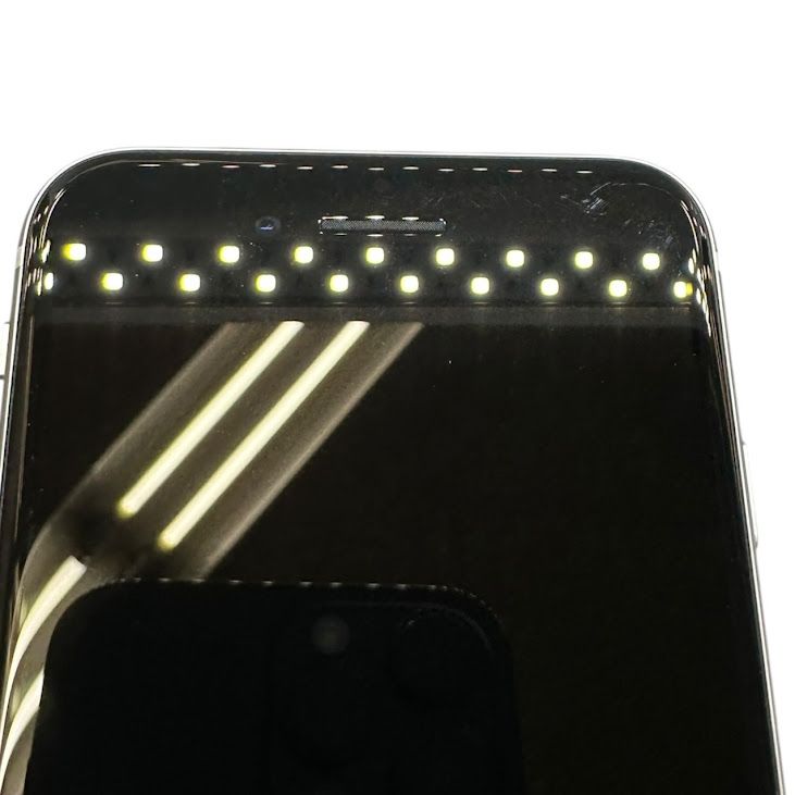 �ڥХåƥ꡼90%��iPhone��SE����2�����64GB���ۥ磻�ȡ�SIM�ե꡼��au��