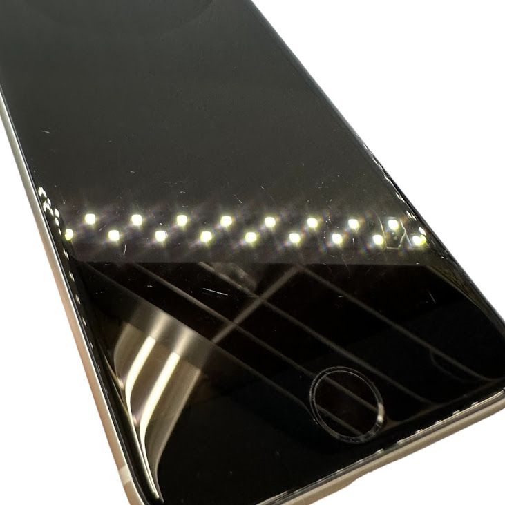 iPhone��SE����2�����64GB���ۥ磻�ȡ�SIM�ե꡼�����եȥХ���