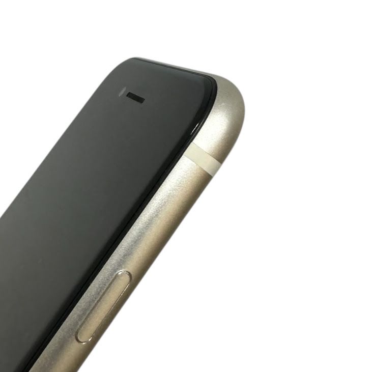 �ڥХåƥ꡼85%��iPhone��SE����3�����64GB���������饤�ȡ�SIM�ե꡼��au��