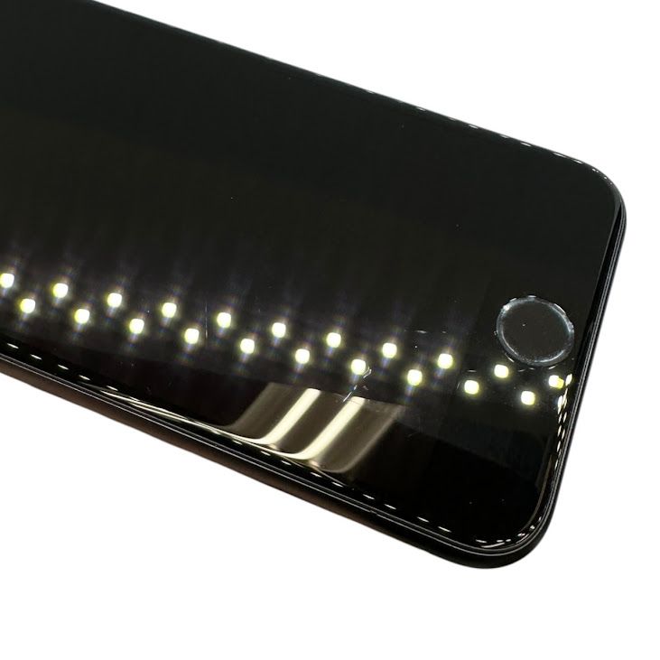 �ڥХåƥ꡼100%��iPhone��SE����2�����64GB���֥�å���SIM�ե꡼��au��