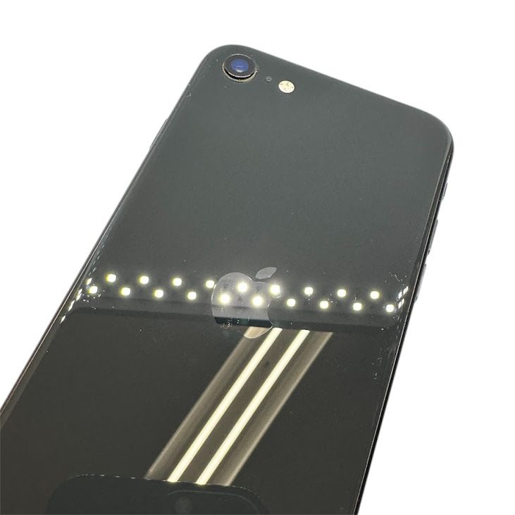 �ڥХåƥ꡼83%��iPhone��SE����2�����128GB���֥�å���SIM�ե꡼