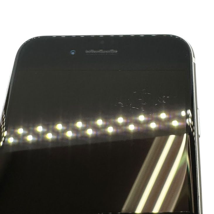 iPhone��SE����2�����128GB���ۥ磻�ȡ�SIM�ե꡼