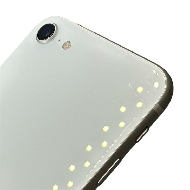 �ڥХåƥ꡼92%��iPhone��SE����2�����64GB���ۥ磻�ȡ�SIM�ե꡼��au��