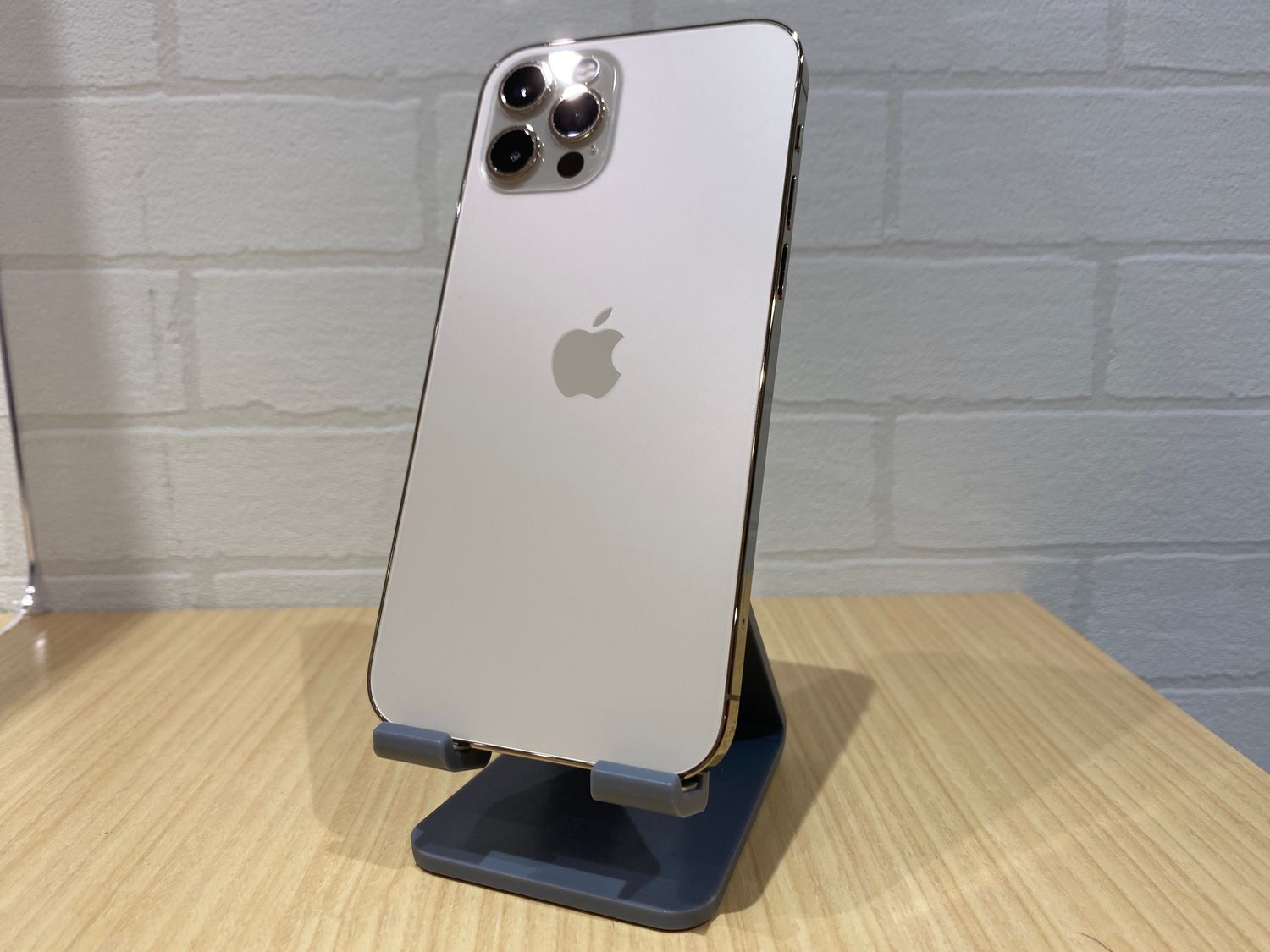 ムスビー｜【新品バッテリー】iPhone12Pro 128GB ゴールド SIMフリー
