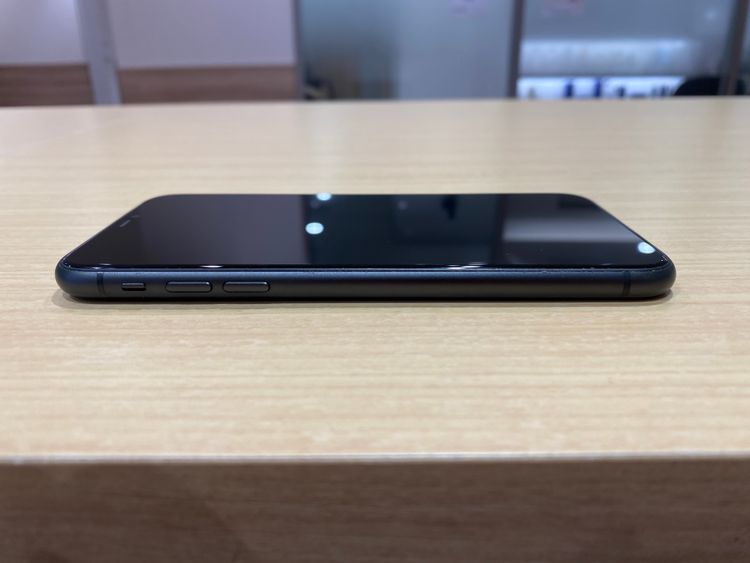 �ڹ����ǡ�iPhone11 64GB au �֥�å� ������̵����