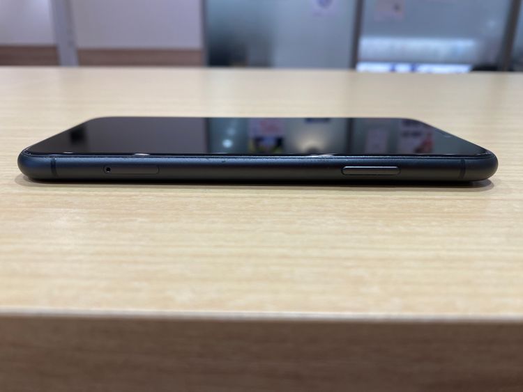 �ڹ����ǡ�iPhone11 64GB au �֥�å� ������̵����