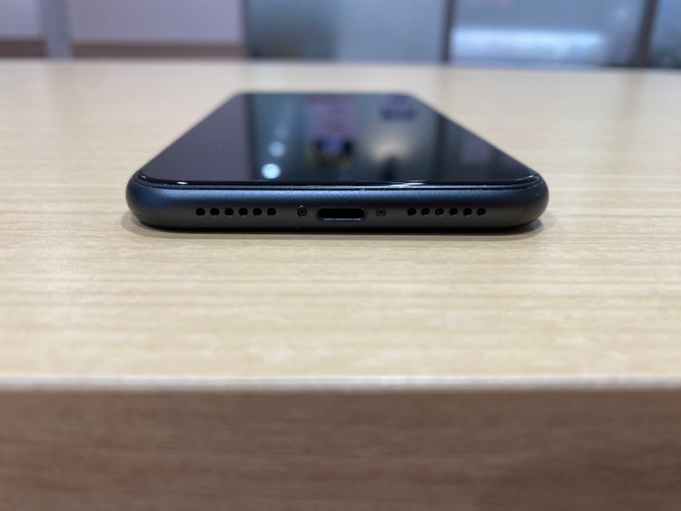�ڹ����ǡ�iPhone11 64GB au �֥�å� ������̵����