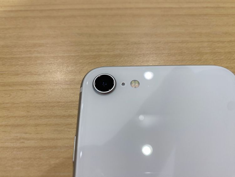 �ڹ����ǡ�iPhoneSE2 128GB �ۥ磻�� SIM�ե꡼������̵����