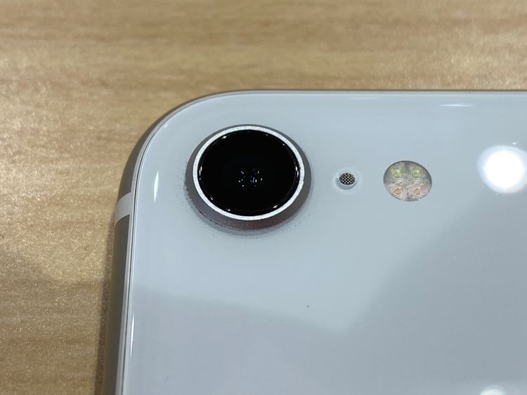 �ڹ����ǡ�iPhoneSE2 64GB �ۥ磻�� au SIM���å�����Ѥߡ�����̵����