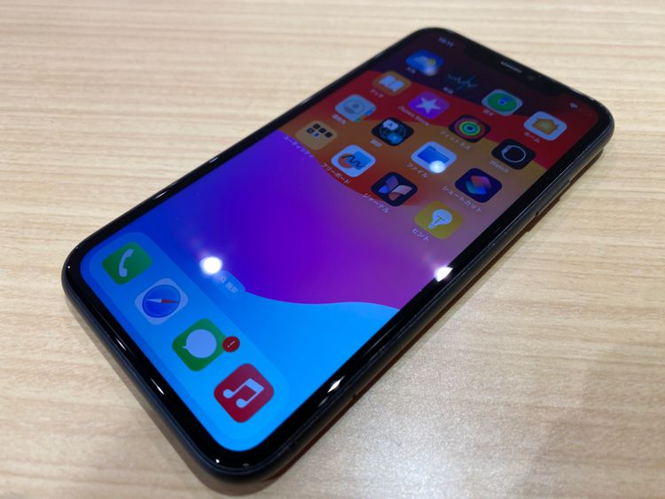 �ڹ����ǡ�iPhone11 64GB au �֥�å� ������̵����