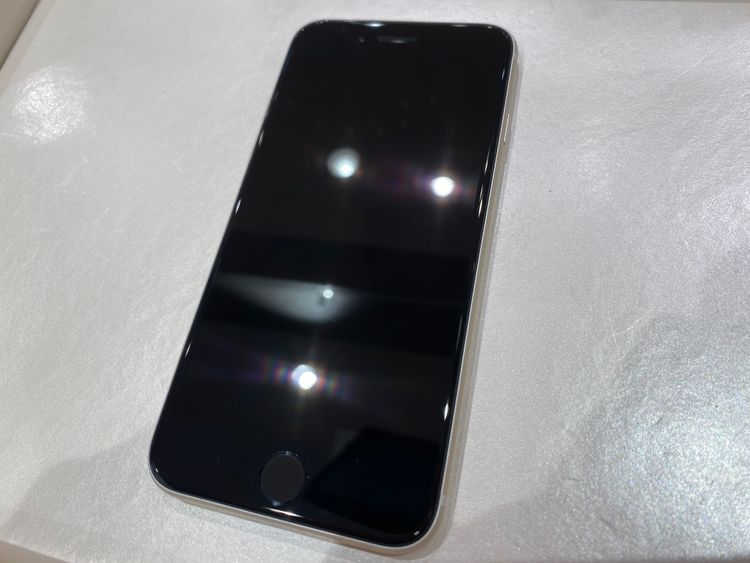 �ڿ��ʥХåƥ꡼��iPhoneSE3 128GB �������饤�� SIM�ե꡼��������̵����