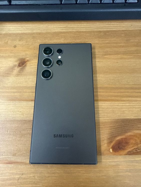 Galaxy S24 Ultra �����˥���֥�å���256GB SCG26 ����