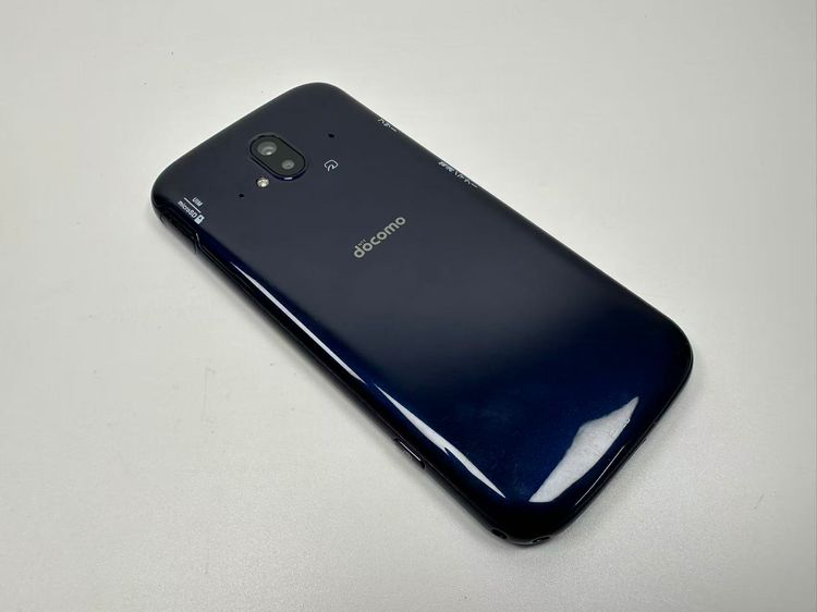 ���� NTT docomo �餯�餯���ޡ��ȥե��� F-52B �ͥ��ӡ�